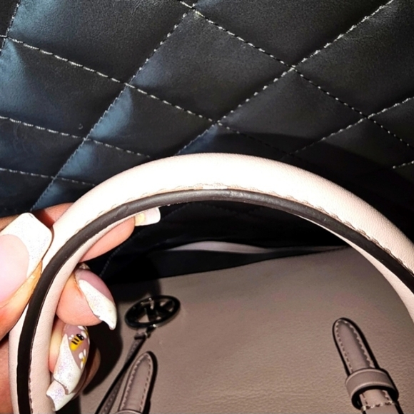 EUC AUTHENTIC MICHAEL KORS HANDBAG Baby Pink - Picture 3 of 10